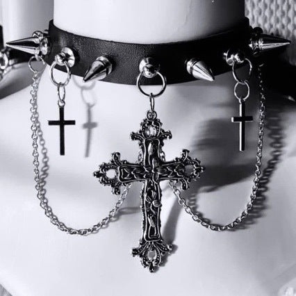 Spike Cross Chain Choker – Gothic Collar Necklace